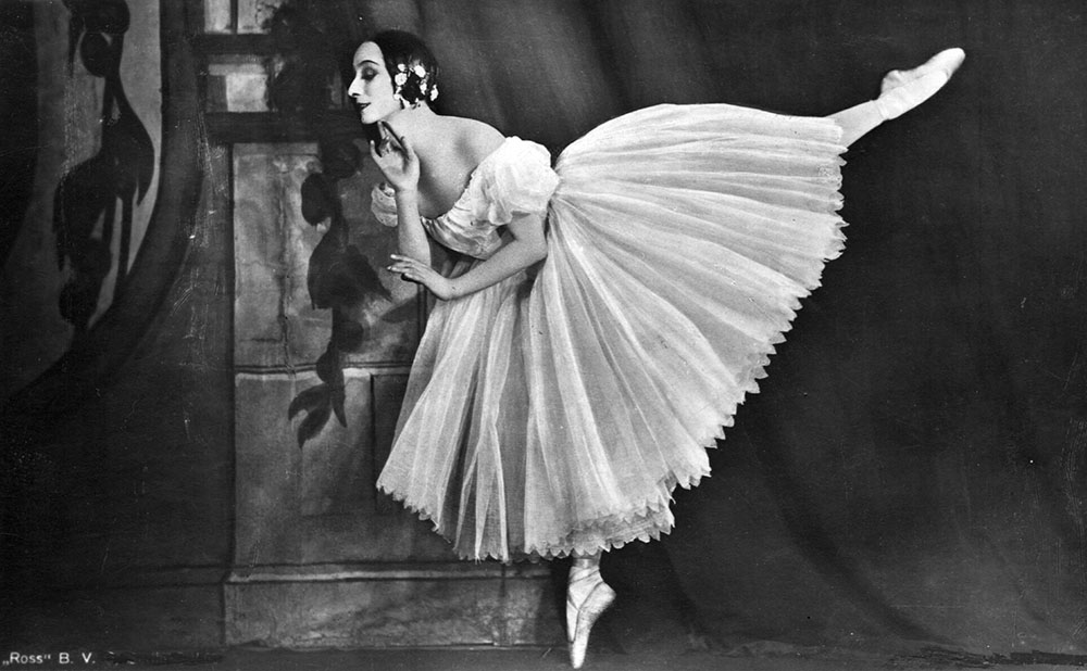 The History of Pointe Shoes: Ballet 101